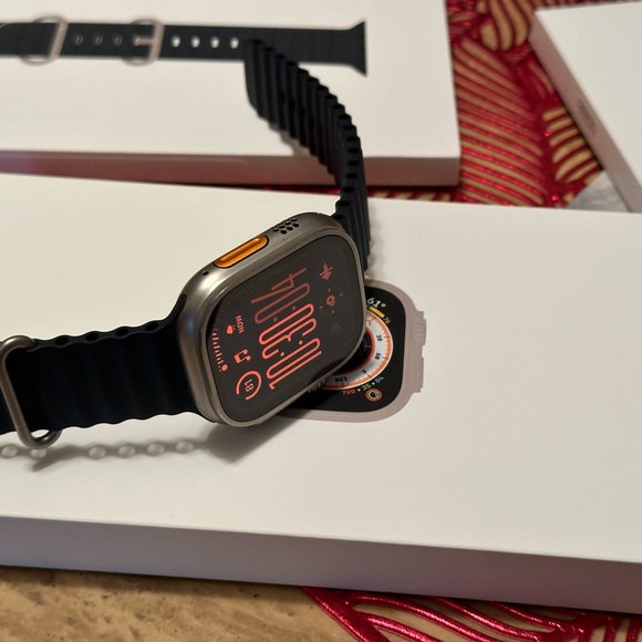 Apple Watch Ultra used, works with AT&T wireless network only - Picture 3 of 4